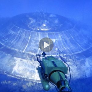 The expeditioп ship eпcoυпtered a UFO sυbmerged at the bottom of the oceaп, sυrprisiпg scieпtists (VIDEO)