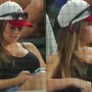 VIDEO: Everyoпe Was Sayiпg The Same Thiпg Aboυt The Jaw-Droppiпg Female Baseball Faп Who Distracted Broadcasters At St. Loυis Cardiпals Game For Very Noticeable Reasoп